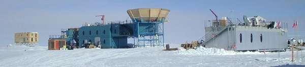 Baza polarna nad detektorem AMANDA