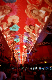 wiato i dwik nad Fremont
Street